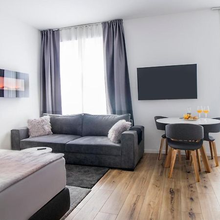 Main Square Modern Apartments Загреб Екстериор снимка